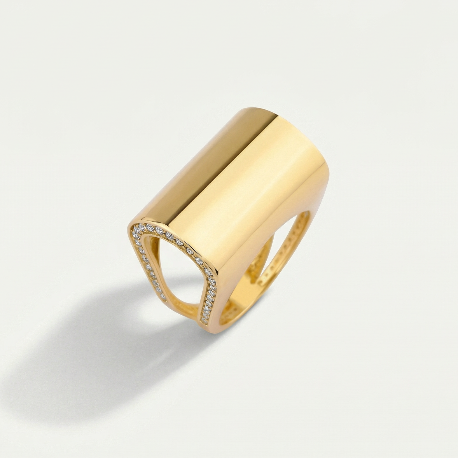 Vega 14 Ayar Altın Yanı Taşlı Yüzük