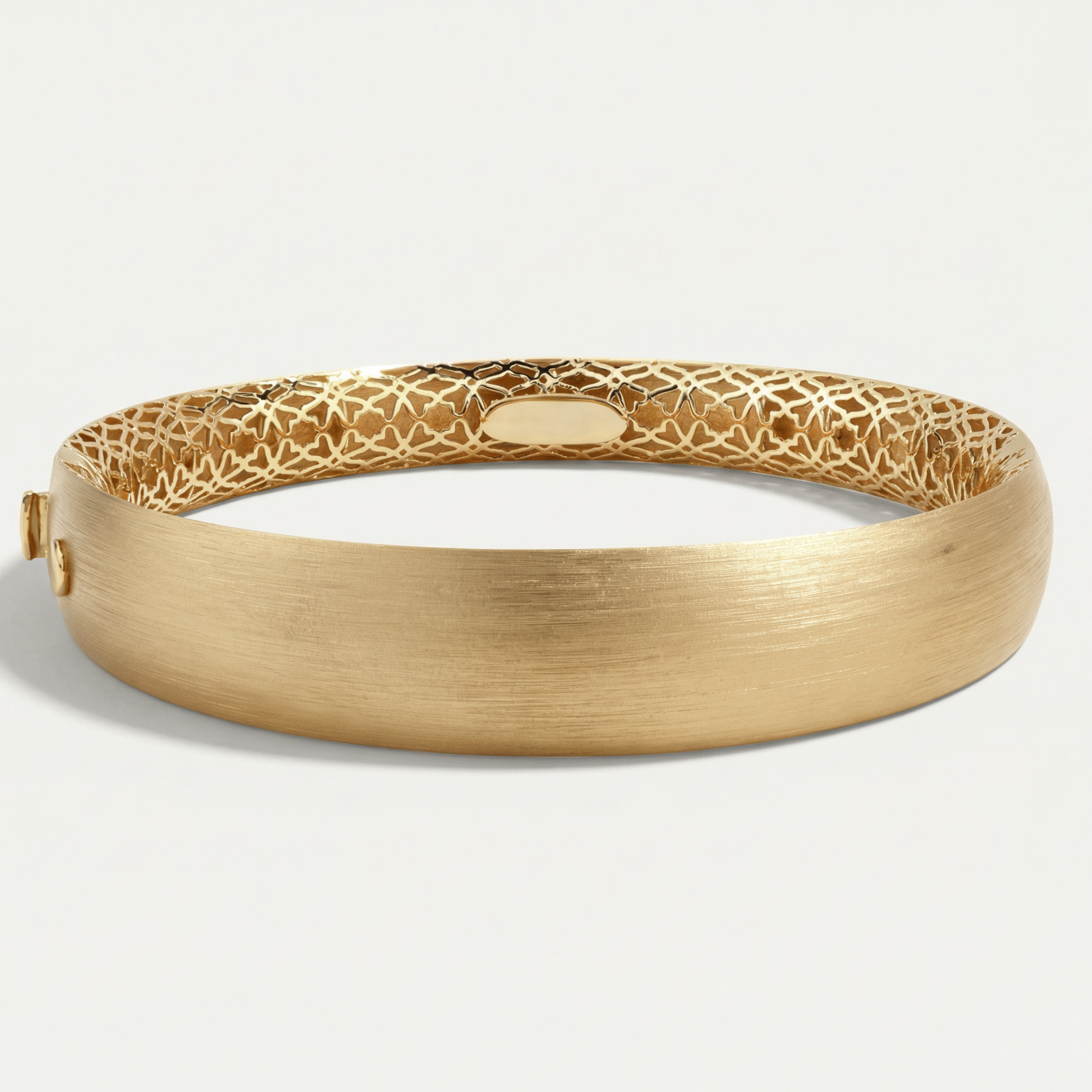 14 Ayar Altın Mat Yüzeyli Kelepçe