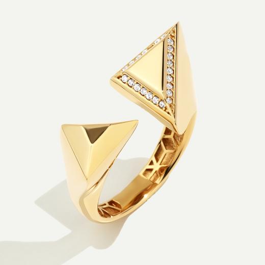 Eta 14 Ayar Altın Üçgen Formlu Taşlı Yüzük